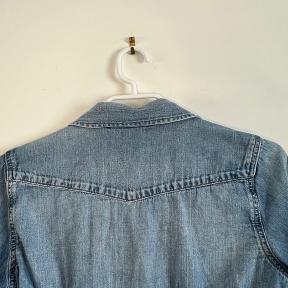 GAP Denim Chambray Button Up Shirt 100% Cotton Small Coastal Cowgirl - Picture 10 of 13